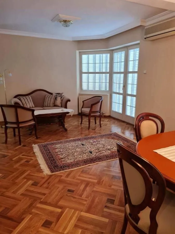 Izdavanje, kuća, 400m², Savski Venac, Beograd