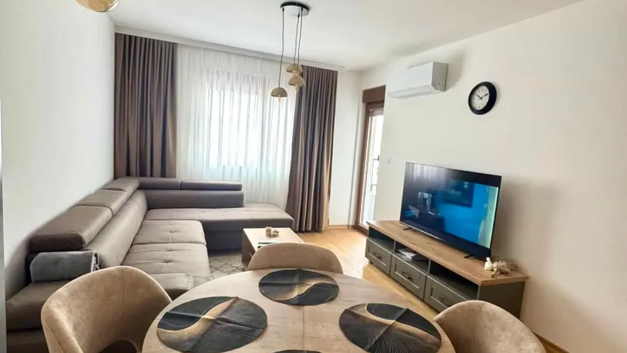 Rent, one bedroom apartment, 40m², Stari Aerodrom, Podgorica