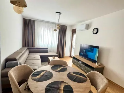 Rent, one bedroom apartment, 40m², Stari Aerodrom, Podgorica - image 1