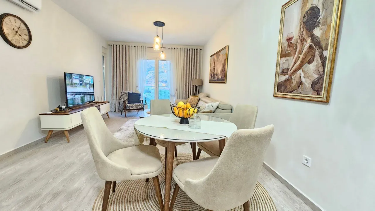 Rent, one bedroom apartment, 57m², Bečići, Budva