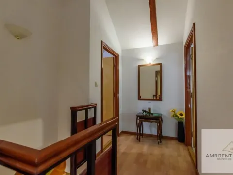 Prodaja, četvorosoban stan, 104m², Stari Grad, Beograd - image 2