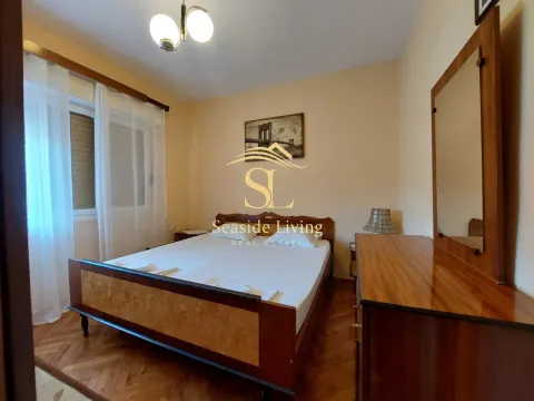 Rent, three bedroom apartment, 90m², Centar, Kotor - image 9