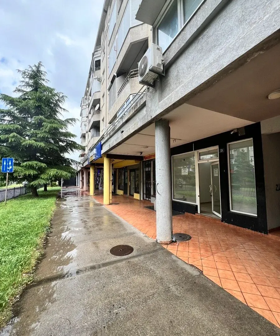 Izdavanje, poslovni prostor, 80m², Stari Aerodrom, Podgorica