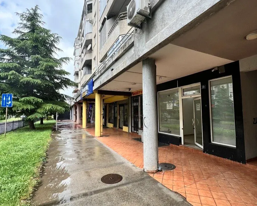 Izdavanje, poslovni prostor, 80m², Stari Aerodrom, Podgorica