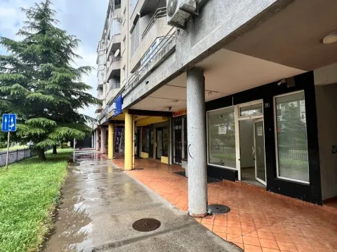 Izdavanje, poslovni prostor, 80m², Stari Aerodrom, Podgorica