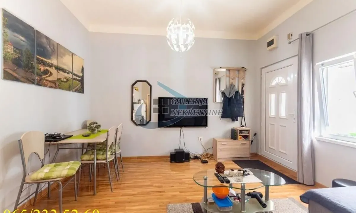 Prodaja, trosoban stan, 70m², Gundulićev Venac, Beograd