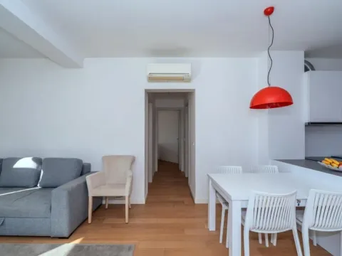 Izdavanje, trosoban stan, 75m², Pržno, Budva - image 2