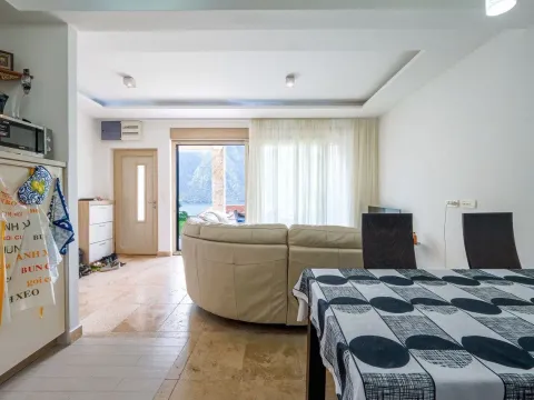 Prodaja, dvosoban stan, 67m², Kostanjica, Kotor - image 2