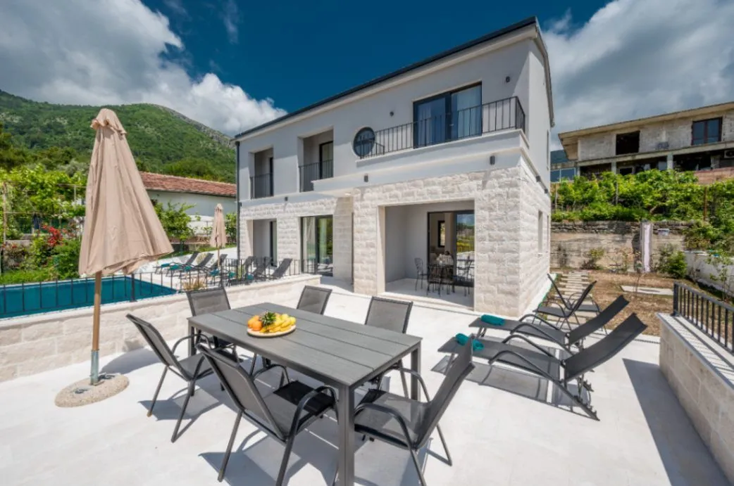 Prodaja, kuća, 250m², Mrčevac, Tivat