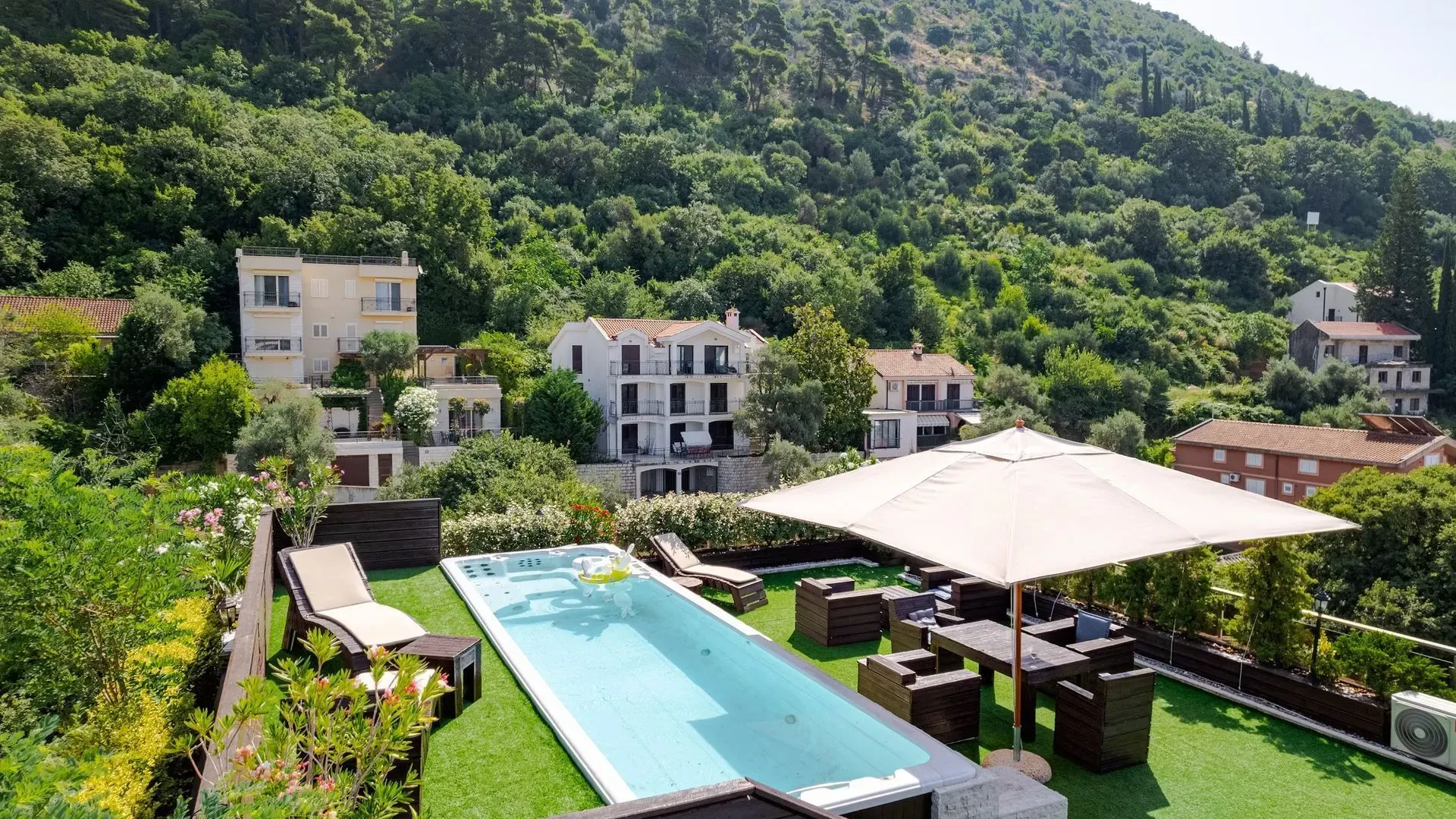 Sale, three bedroom apartment, 400m², Budva, Crna Gora