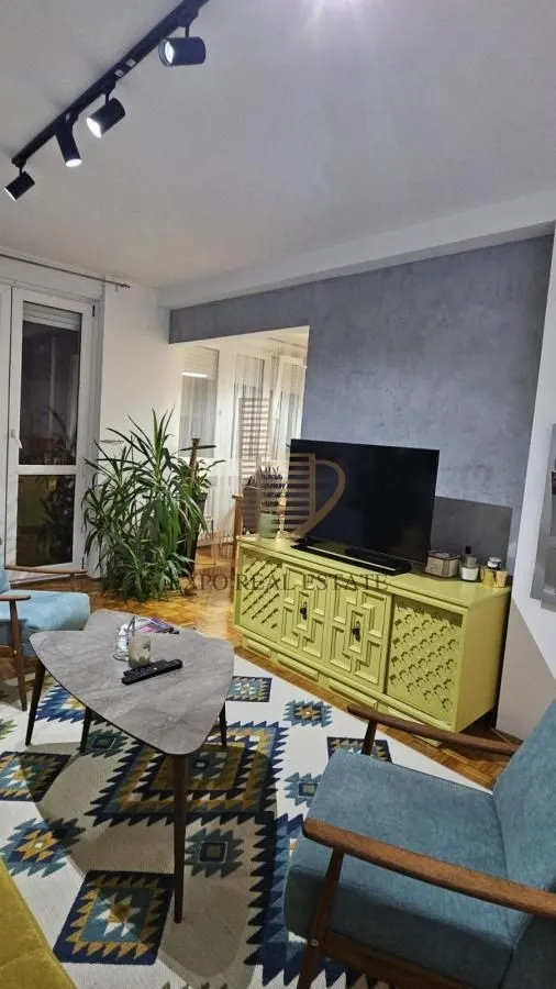 Prodaja, dvosoban stan, 52m², Centar, Novi Sad