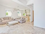 Sale, house, 200m², Muo, Kotor - image 10