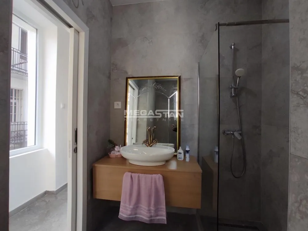 Prodaja, dvosoban stan, 87m², Stari Grad, Beograd