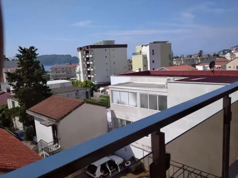Rent, one bedroom apartment, 55m², Budva, Crna Gora - image 2