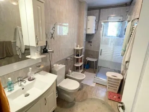 Prodaja, kuća, 350m², Vranići, Podgorica - image 4