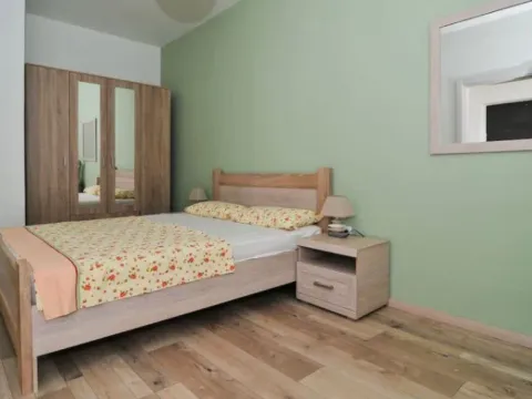 Izdavanje, jednosoban stan, 45m², Kalimanj, Tivat - image 5