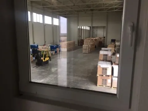 Izdavanje, poslovni prostor, 300m², Zemun Ugrinovci, Zemun Sve Podlokacije - image 10