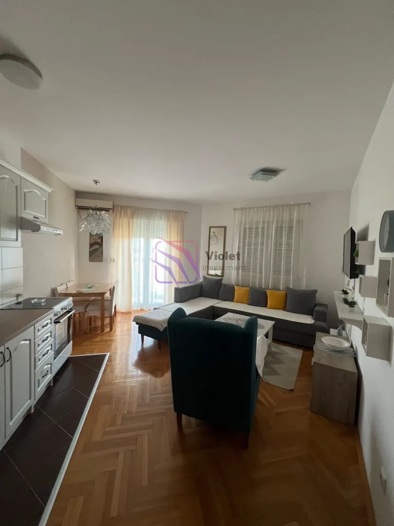 Izdavanje, jednosoban stan, 45m², Stari Aerodrom, Podgorica