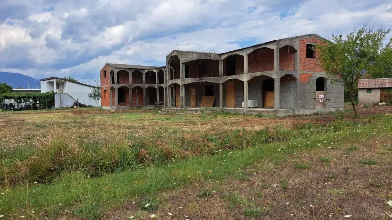 Prodaja, kuća, 526m², Pričelje, Podgorica