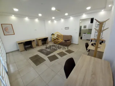 Rent, office space, 54m², Centar, Podgorica - image 2