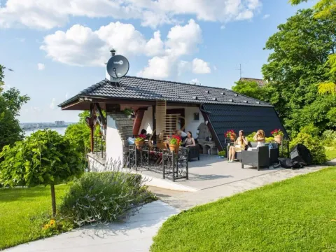 Rent, house, 100m², Ribnjak, Petrovaradin - image 16