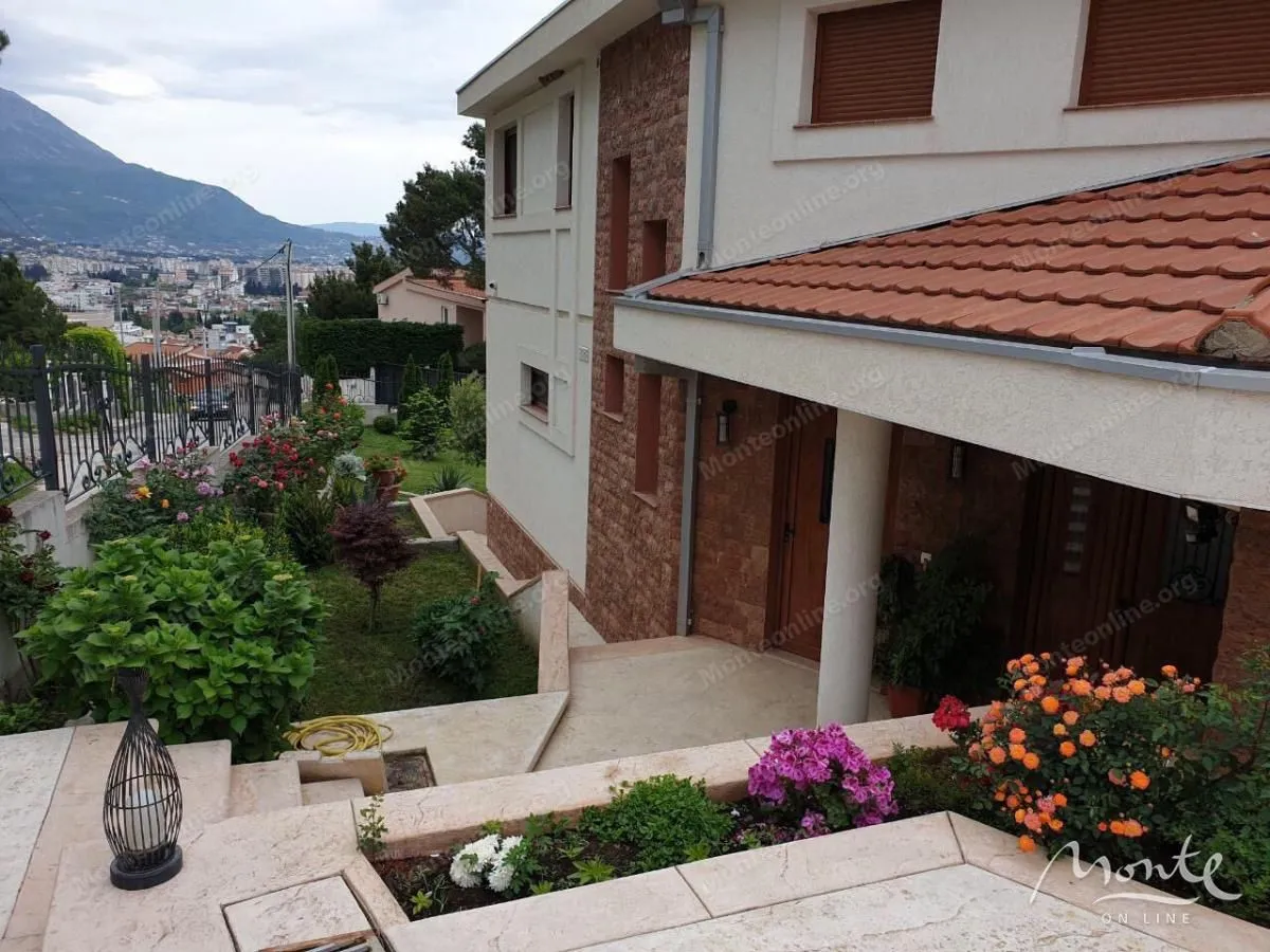 Prodaja, kuća, 252m², Šušanj, Bar