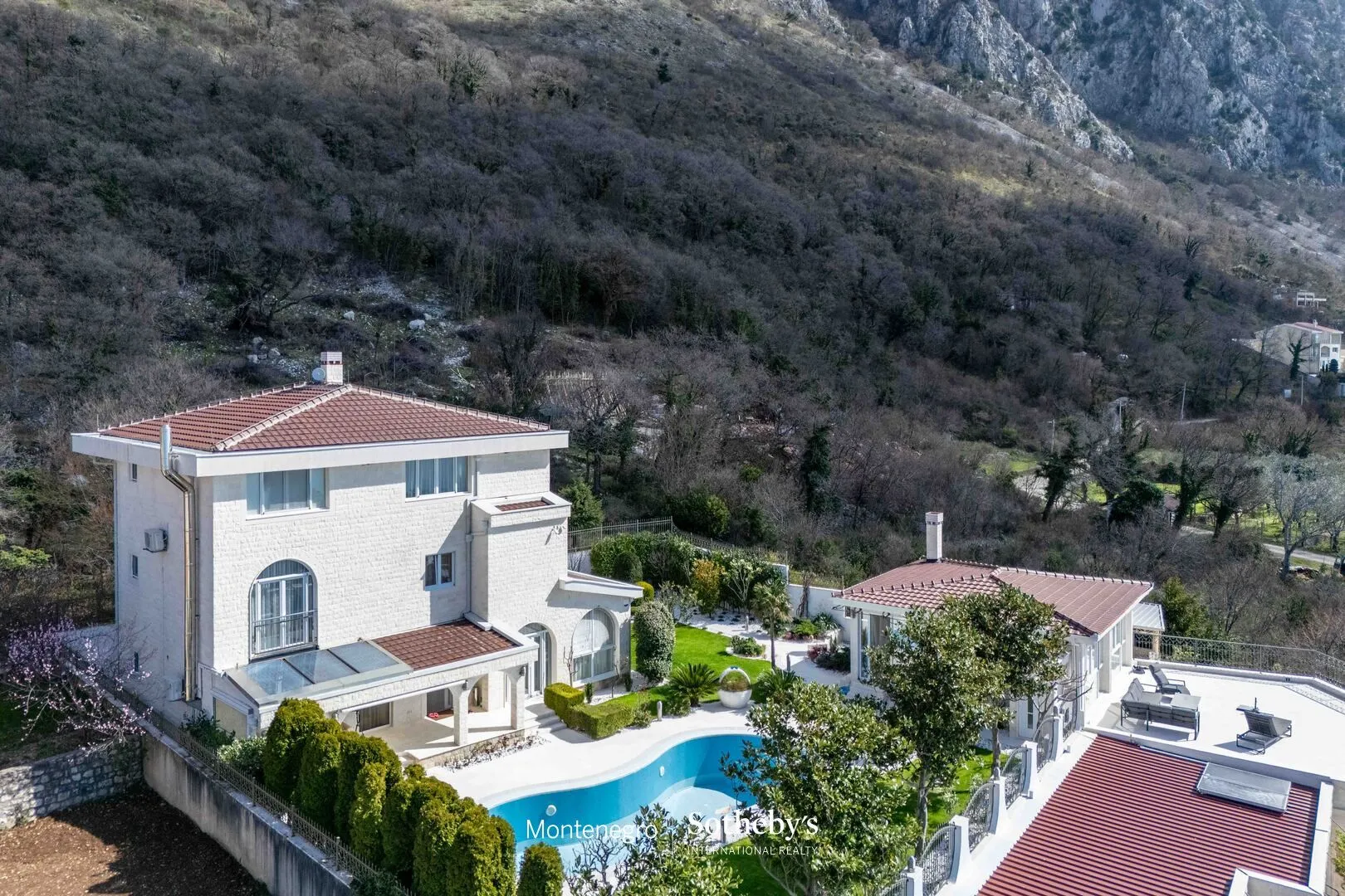 Sale, house, 410m², Blizikuće, Budva