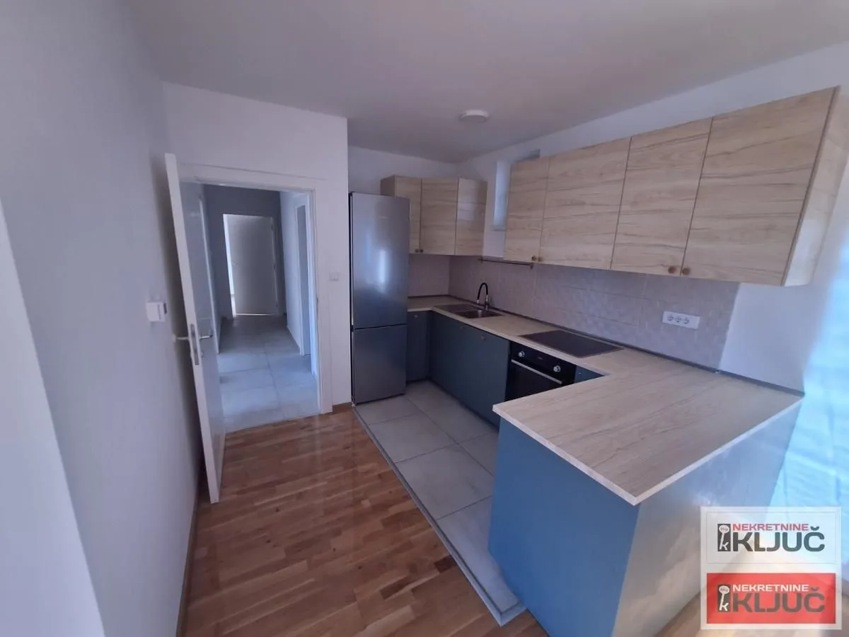 Prodaja, trosoban stan, 74m², Veternička rampa, Novi Sad Sve Podlokacije