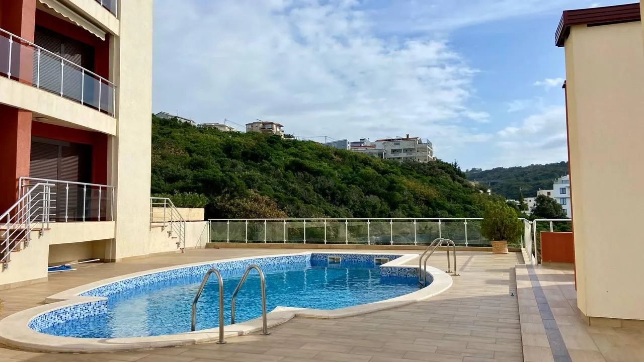 Prodaja, trosoban stan, 228m², Dobra Voda, Budva