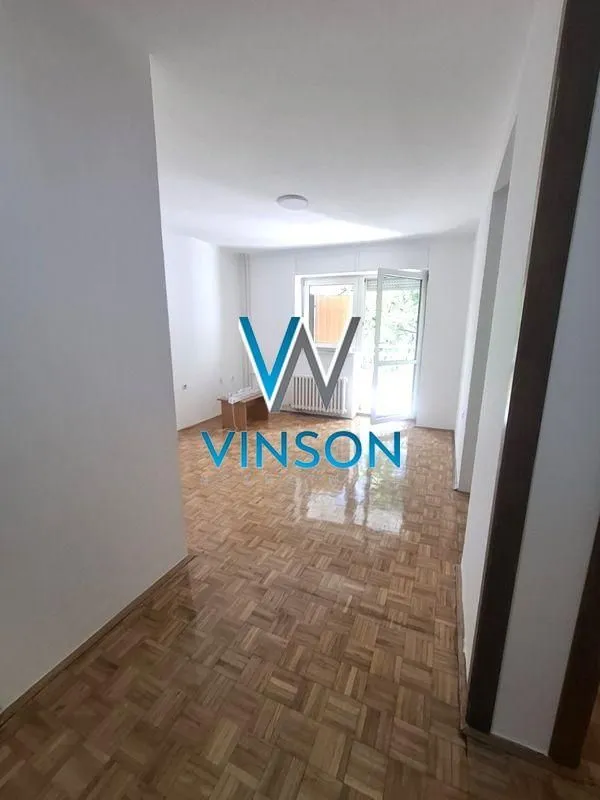 Izdavanje, dvosoban stan, 46m², Centar, Novi Sad