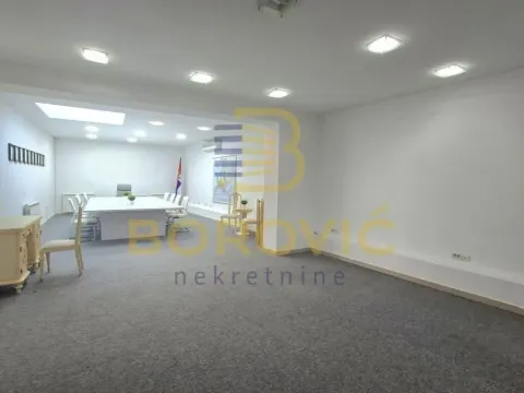Izdavanje, poslovni prostor, 182m², Savski Venac, Beograd - image 2