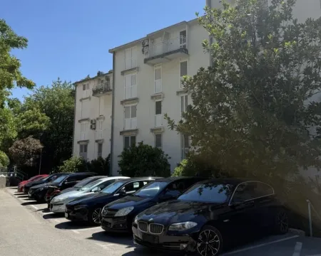 Stan in Dobrota