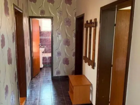 Izdavanje, dvosoban stan, 120m², Gornja Gorica, Podgorica - image 8