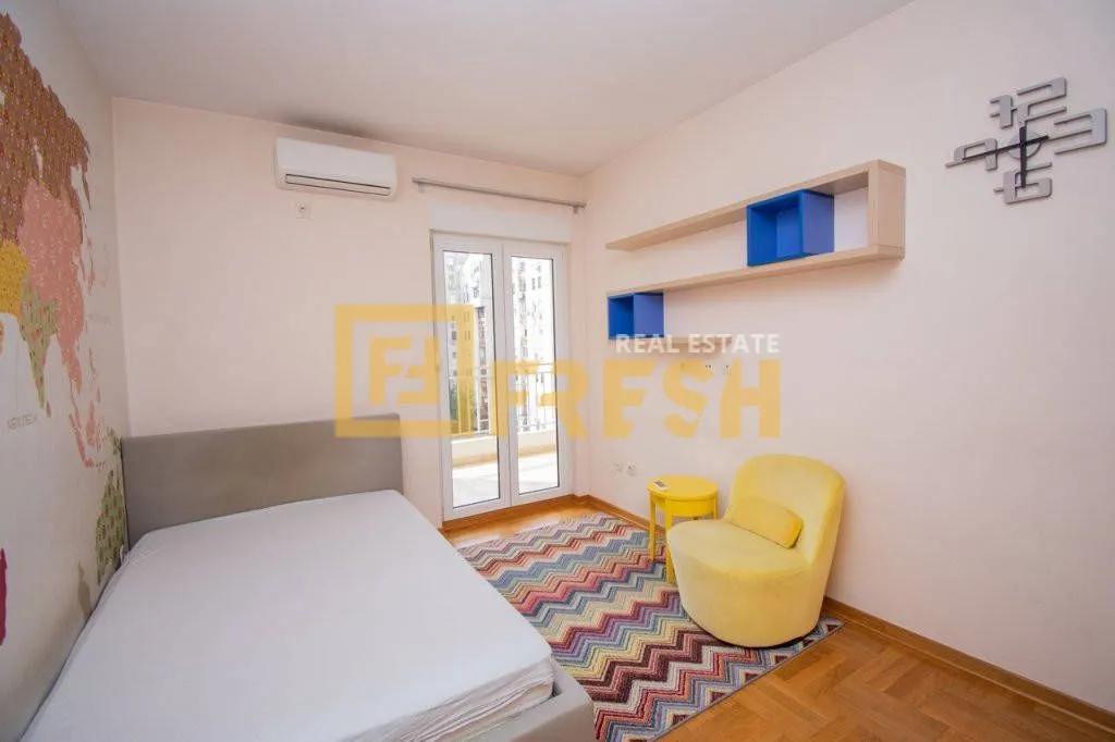 Rent, three bedroom apartment, 100m², Blok 6, Podgorica