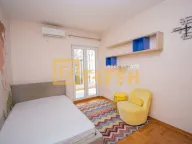 Rent, three bedroom apartment, 100m², Blok 6, Podgorica - image 11