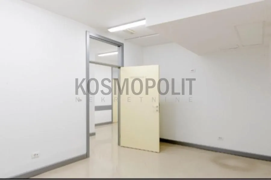 Sale, office space, 149m², Slavujev Venac, Zvezdara Sve Podlokacije