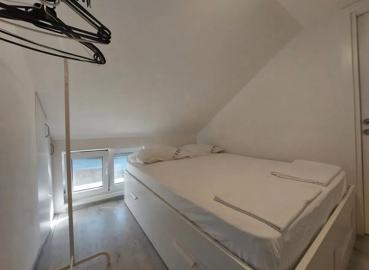 Izdavanje, dvosoban stan, 40m², Mažina, Tivat