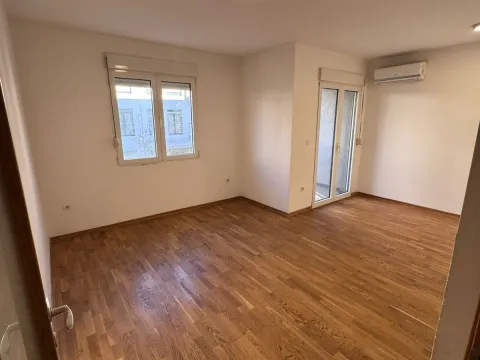 Sale, one bedroom apartment, 43m², Blok 6, Podgorica - image 7