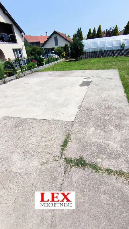 Sale, four bedroom apartment, 93m², Borča 1, Borča Sve Podlokacije