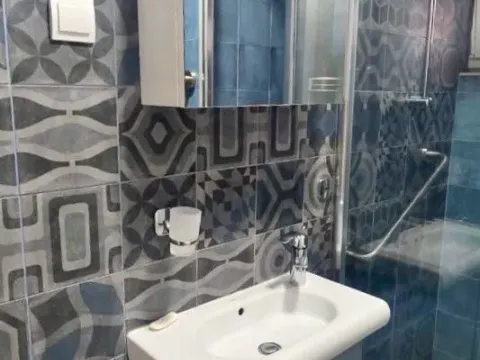 Rent, two bedroom apartment, 70m², Tivat, Crna Gora - image 13