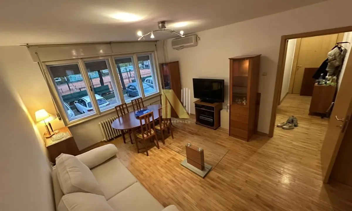 Izdavanje, dvosoban stan, 59m², Stari grad, Novi Sad