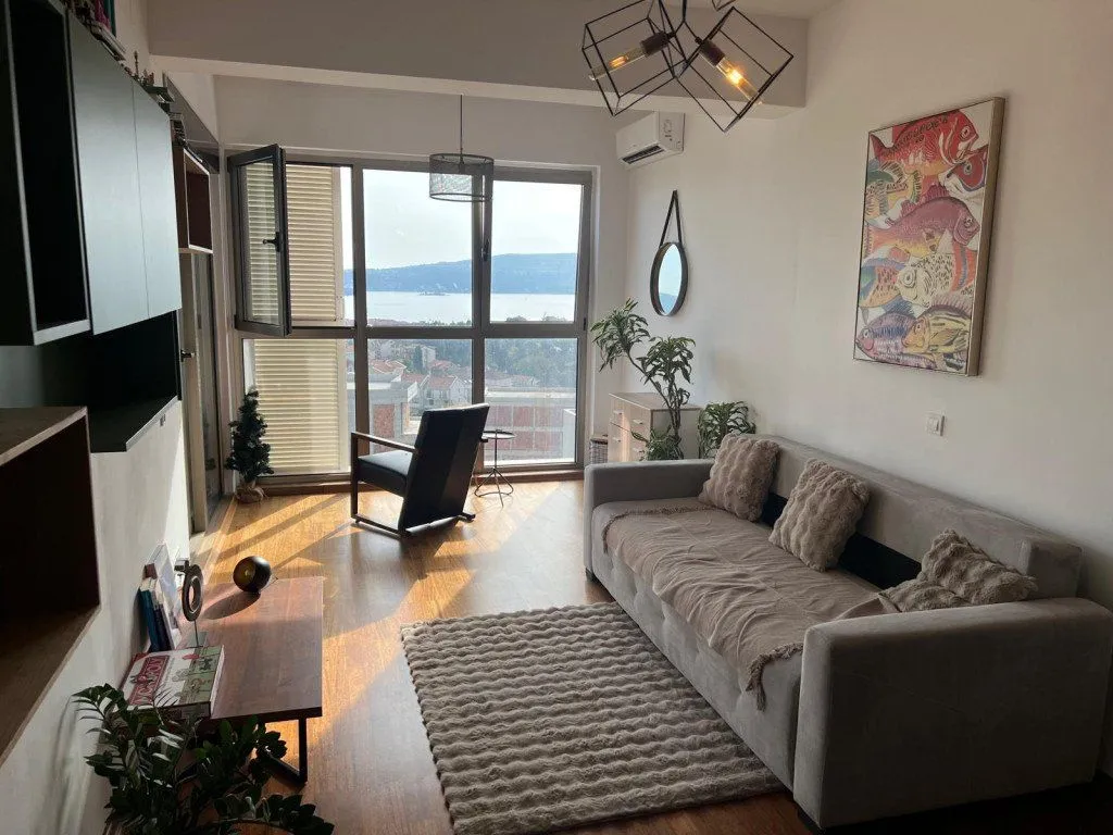 Prodaja, jednosoban stan, 47m², Pod Kuk, Tivat