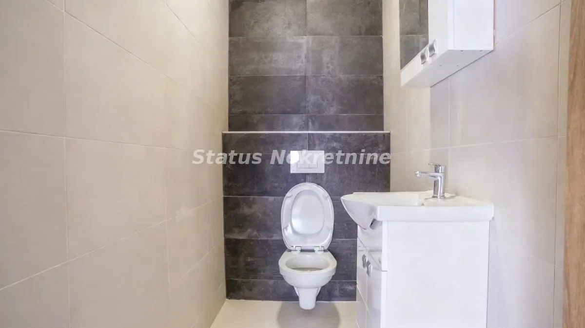 Prodaja, trosoban stan, 78m², Petrovaradin, Novi Sad