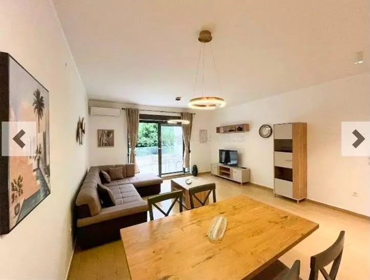 Rent, one bedroom apartment, 66m², Dobrota, Kotor