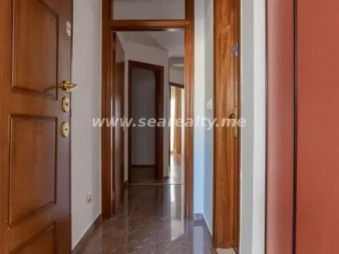 Izdavanje, dvosoban stan, 45m², Budva, Crna Gora - image 2