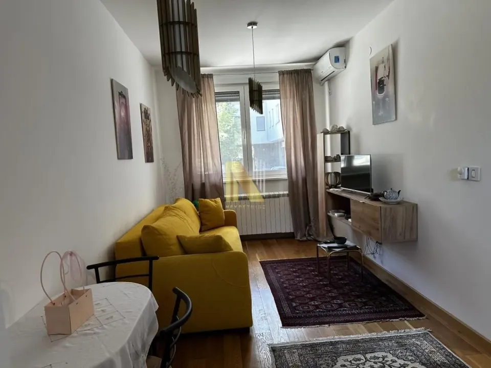 Izdavanje, jednosoban stan, 35m², Centar, Novi Sad