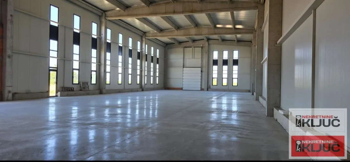 Rent, office space, 1220m², Čenej, Novi Sad Sve Podlokacije