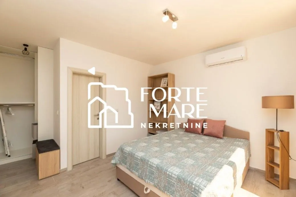 Prodaja, dvosoban stan, 70m², Đenovići, Herceg Novi