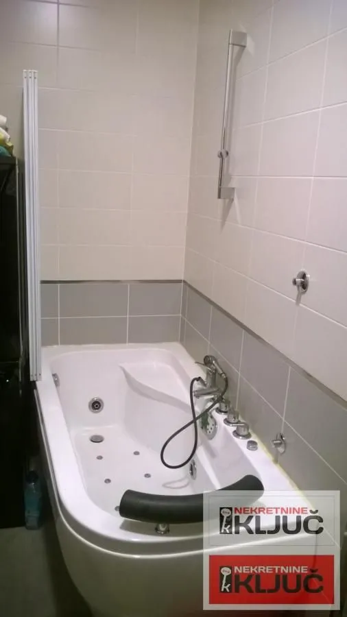 Prodaja, trosoban stan, 67m², Bulevar Evrope, Novi Sad Sve Podlokacije