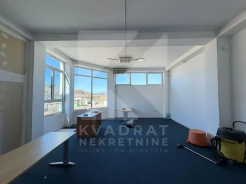 Rent, office space, 900m², Mareza, Podgorica - image 23